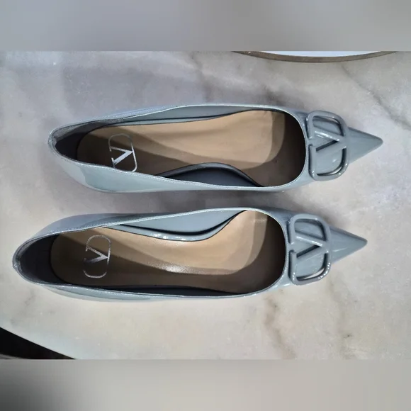 Gray V Logo Patent Leather Kitten Heels